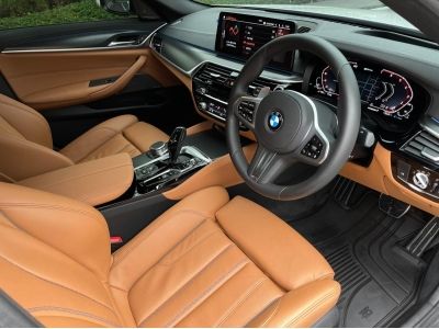 BMW 530e M-Sport G30 ปี 2021 สีขาว รูปที่ 5